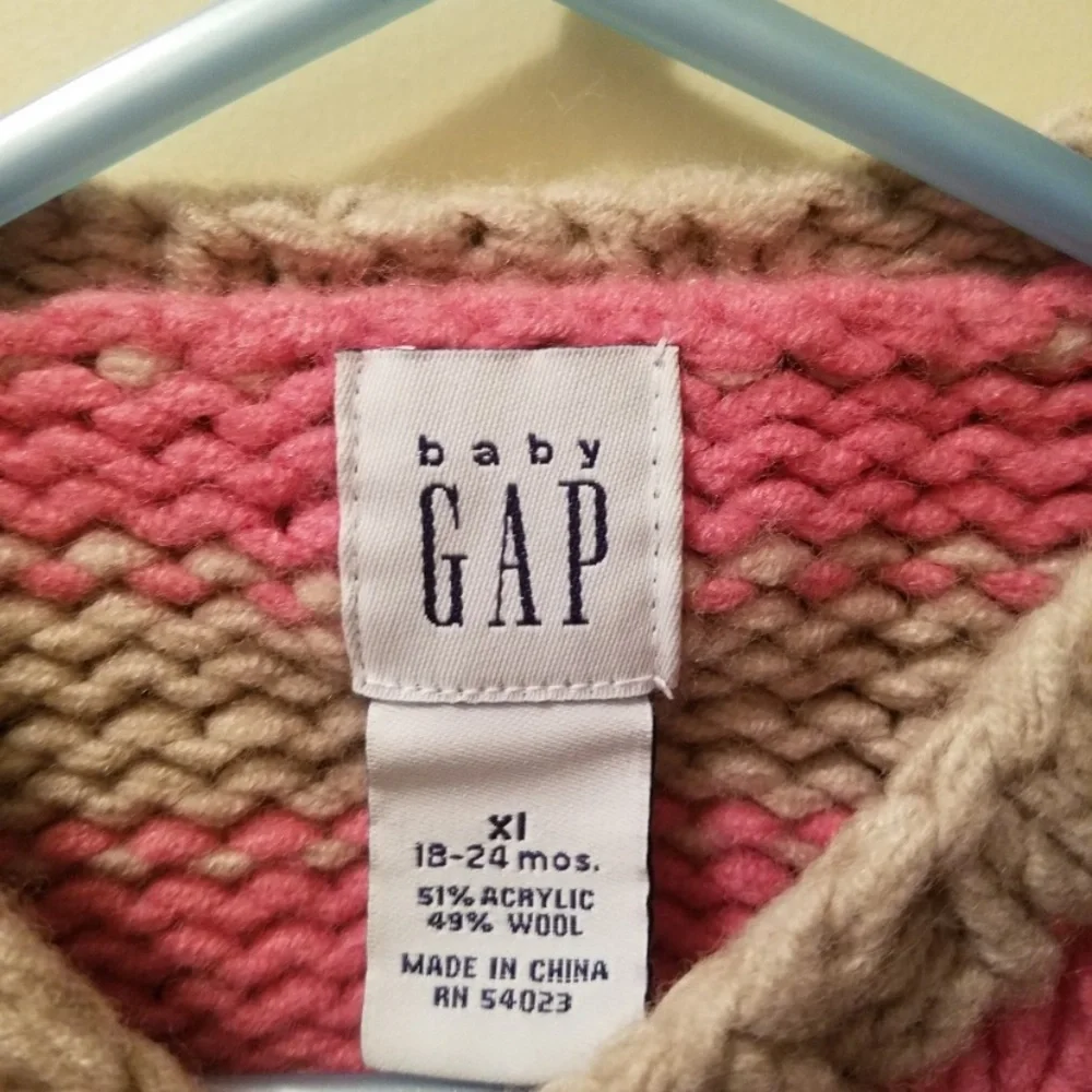 🌞 baby gap sweater